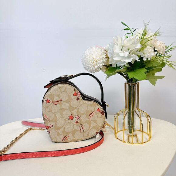 Coach CK523 Heart Crossbody In Signature Canvas With Heart IN Light Khaki Multi - Picture 3 of 8